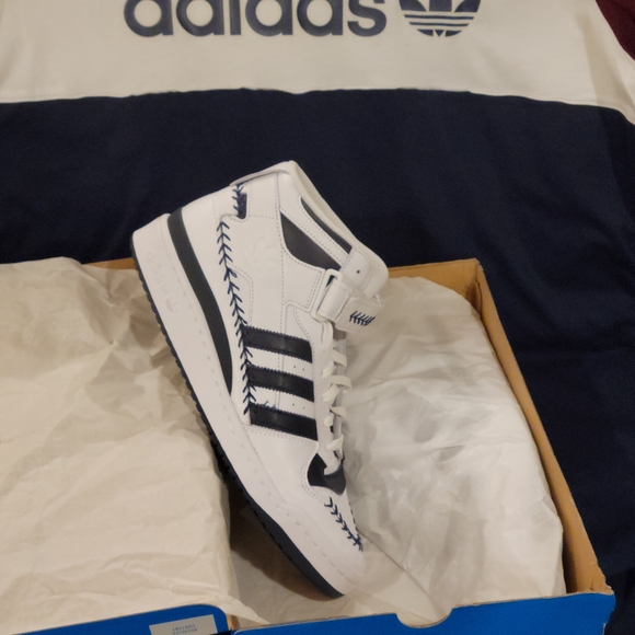 Mens Adidas Forum Mid Navy Size 12 - Picture 1 of 8